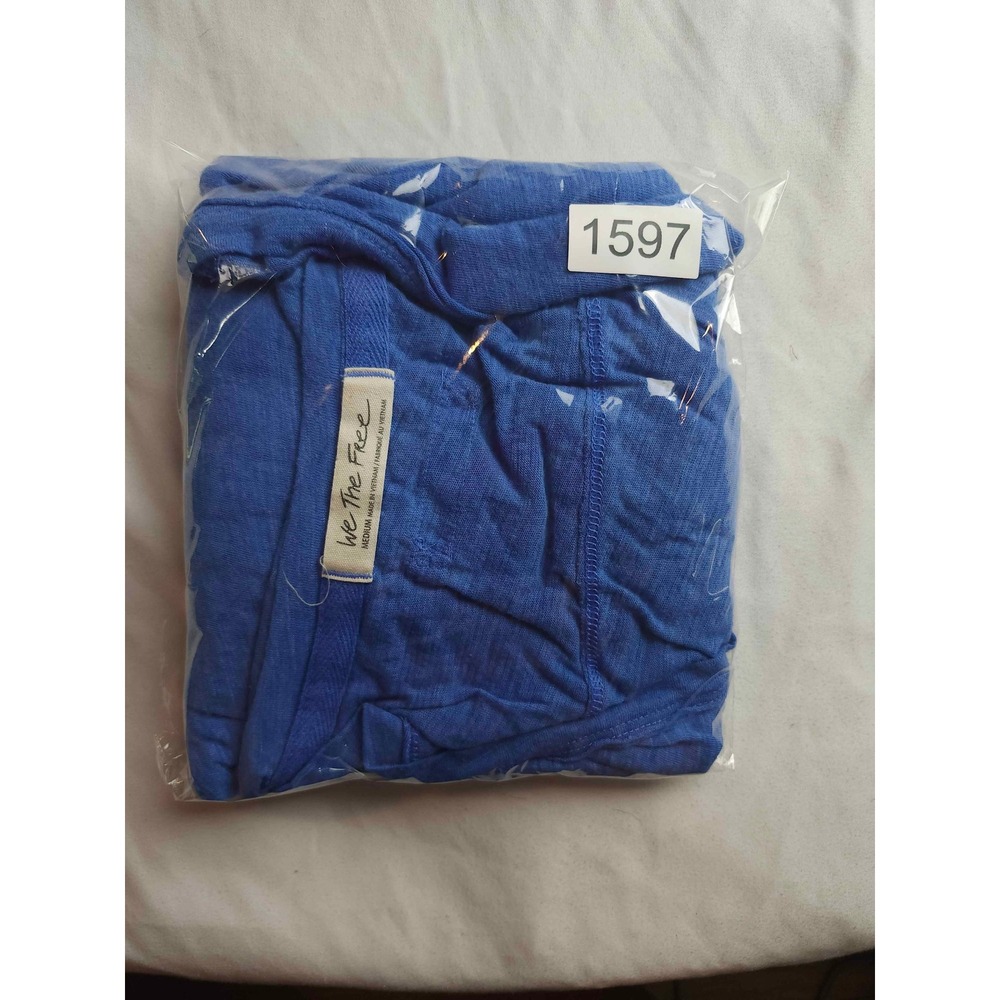 We The Free Free People Blue Long Sleeve V-Neck Pocket Tee Slub Knit Medium - Picture 7 of 7